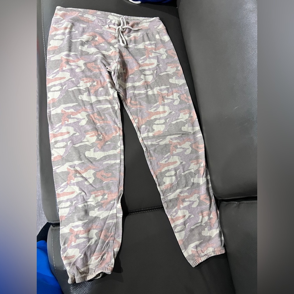 Monrow Camouflage Hoodie - Gray and Pink